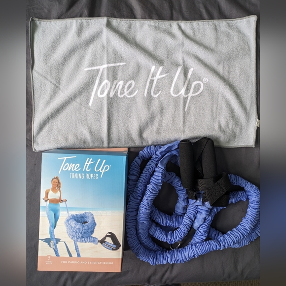 🌸 NIB Toning Ropes & Sweat Towel DUO by Tone it Up - At Home Resistance Ropes - Picture 1 of 13